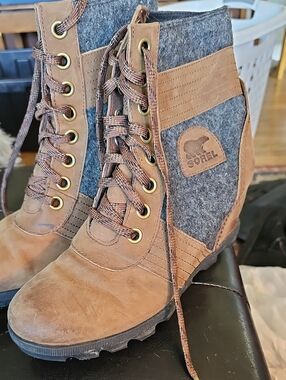 SOREL Women's Brown Suede & Gray Felt Lace-Up Boots Size 9.5